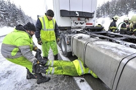 Dopravní nehody jsou na sněhu často méně závažné.
